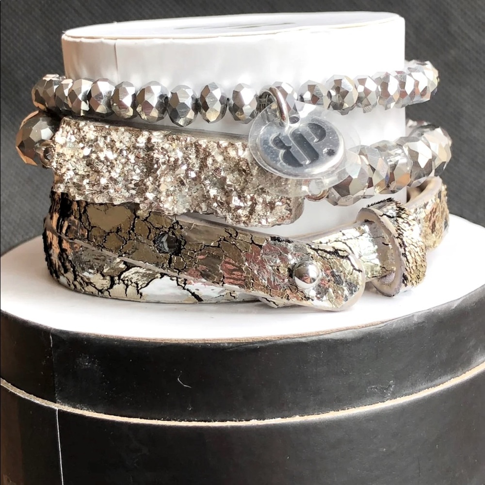 Ring bomb Party Holiday Stacks collection Joy to the World